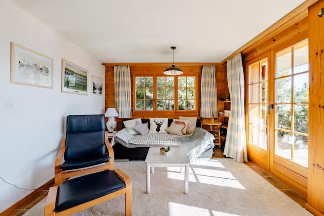 Centered Ski/Swim Ap. w/ private yard & fireplace