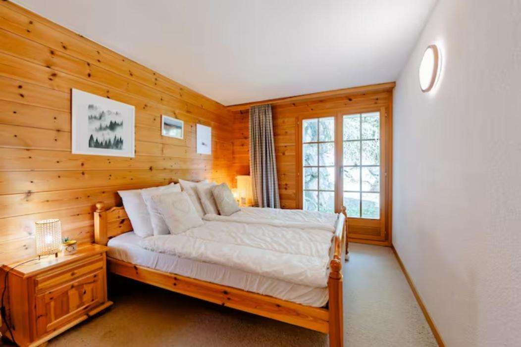 Centered Ski/Swim Ap. w/ private yard & fireplace