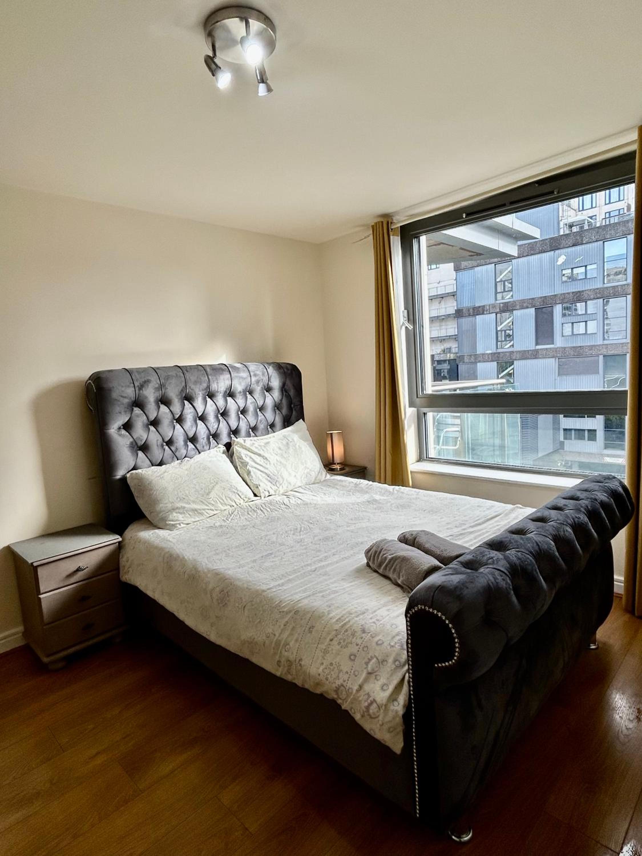 Holliday Street Apartments - One Bedroom - Stunning Balcony view 3