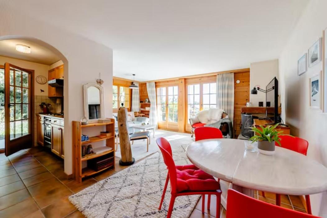 Centered Ski/Swim Ap. w/ private yard & fireplace