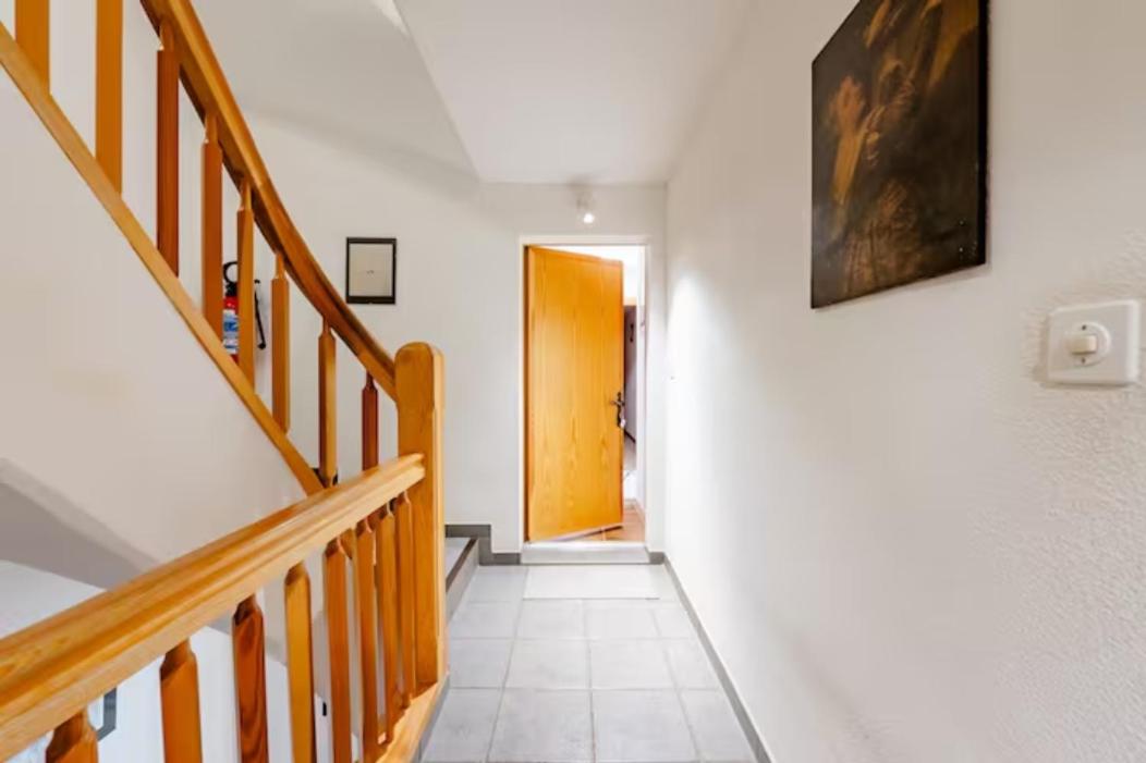 Centered Ski/Swim Ap. w/ private yard & fireplace