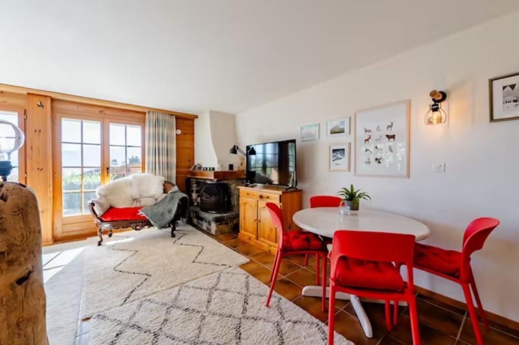 Centered Ski/Swim Ap. w/ private yard & fireplace