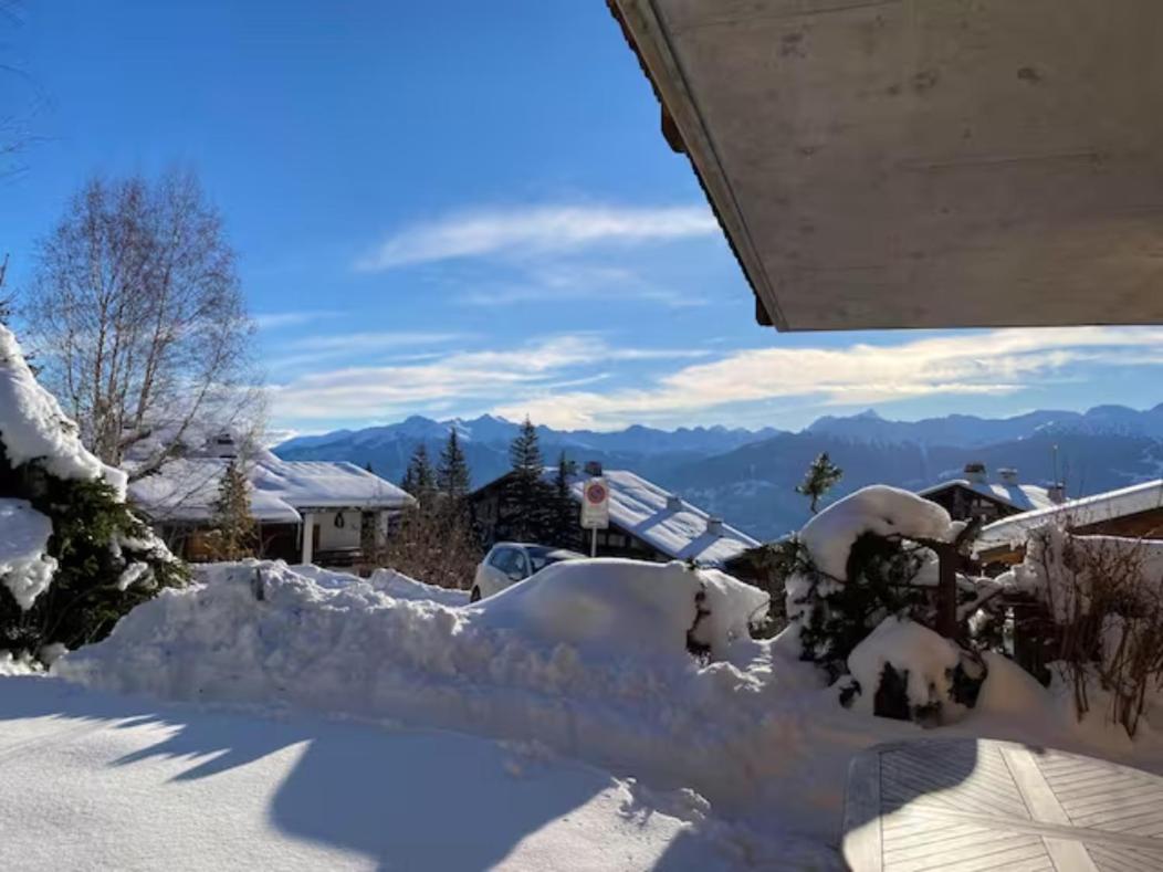 Centered Ski/Swim Ap. w/ private yard & fireplace