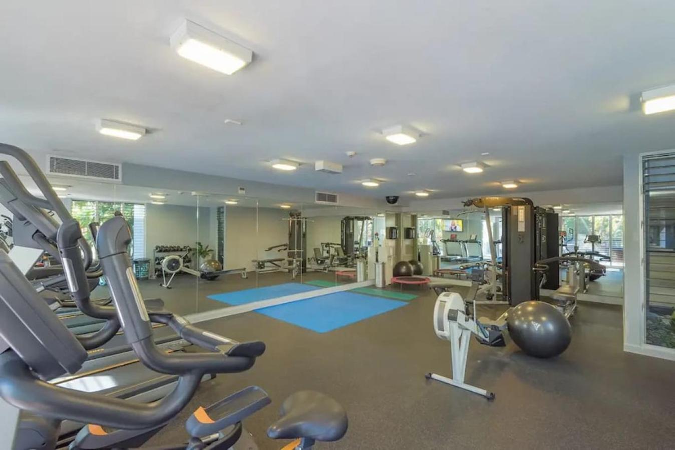 3 Bedroom Penthouse Ocean views 7504