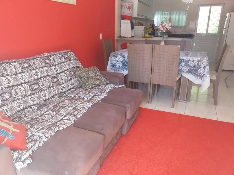 Imóvel com 02 quartos próxima ao Morro do Macaco