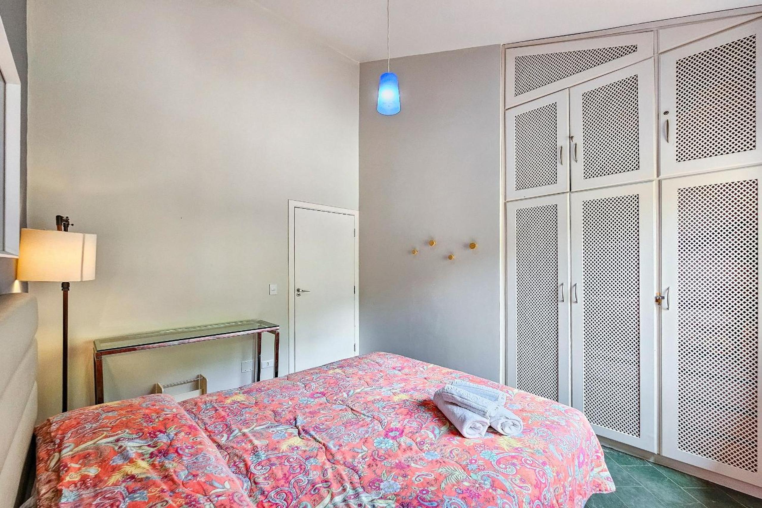 Casa com varanda e churrasqueira em São Sebastião