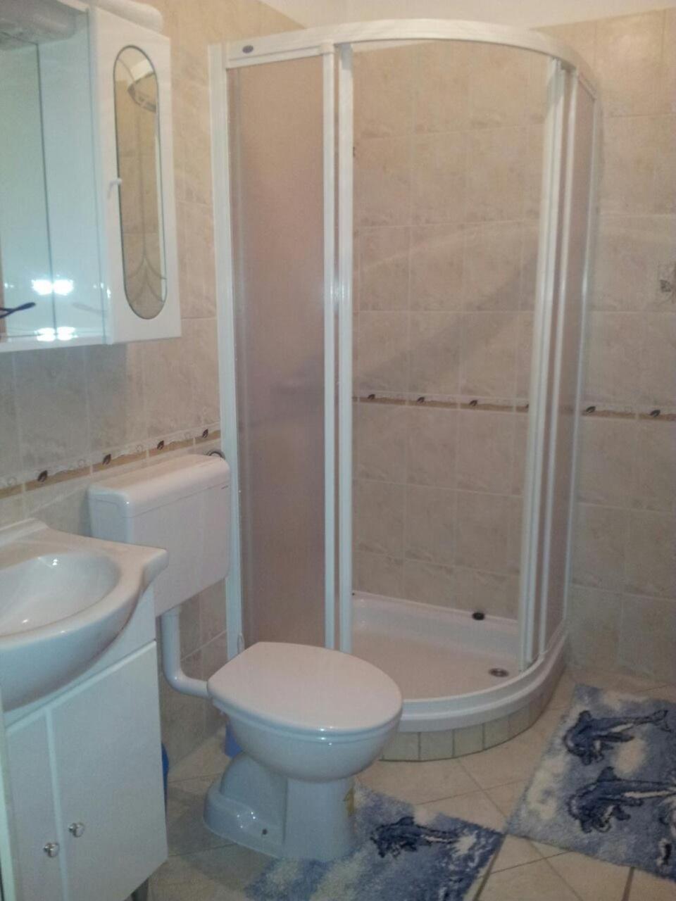 Apartments Mićo en Rab — bathroom