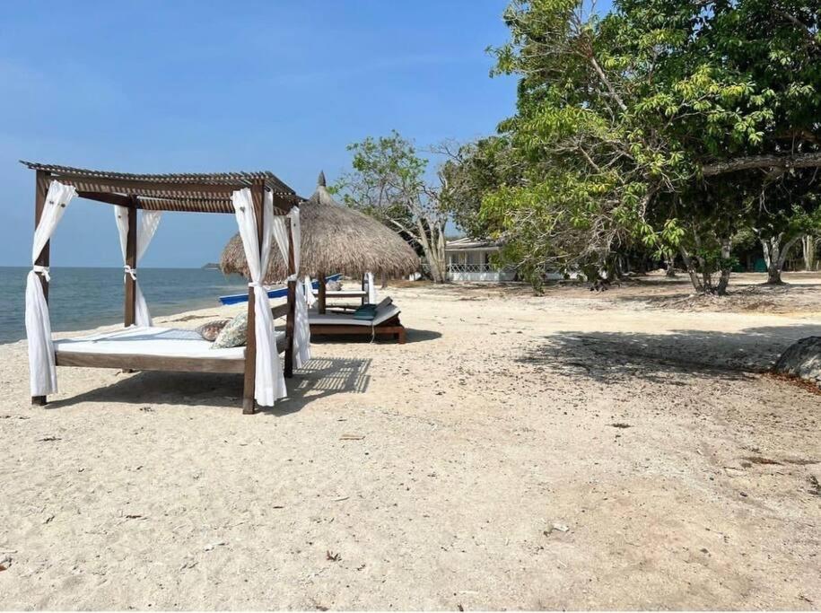 Villa en Barú con playa privada 6BR