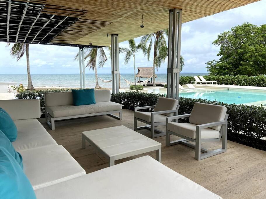 Villa en Barú con playa privada 6BR