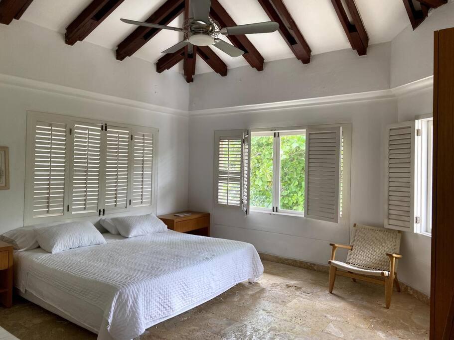 Villa en Barú con playa privada 6BR