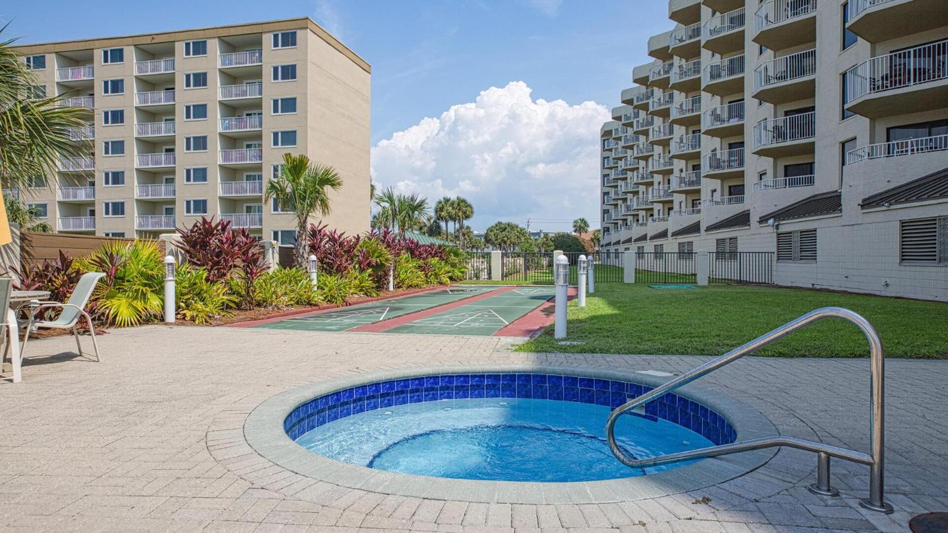 Inlet Reef 607 - Beach Front and Spacious with Free Beach Service view 3