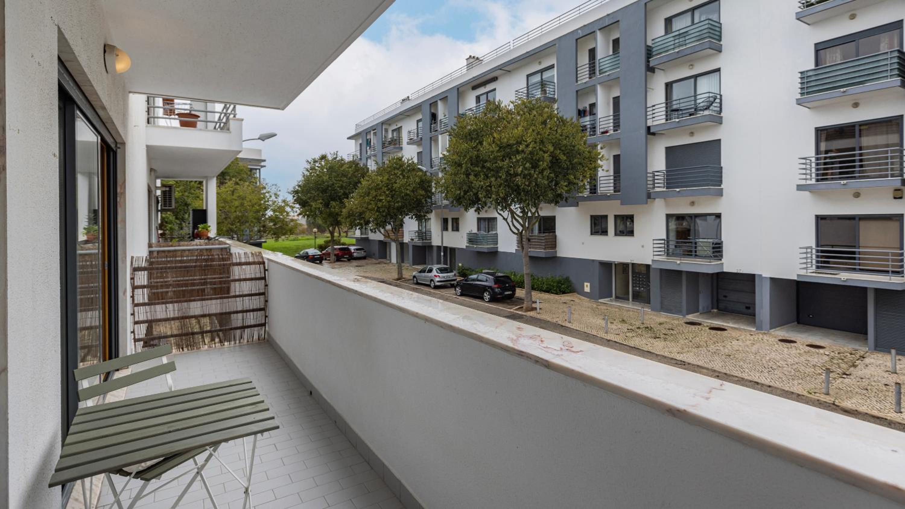 3 Bedroom Oeiras Wonder W/ Balcony by LovelyStay view 4