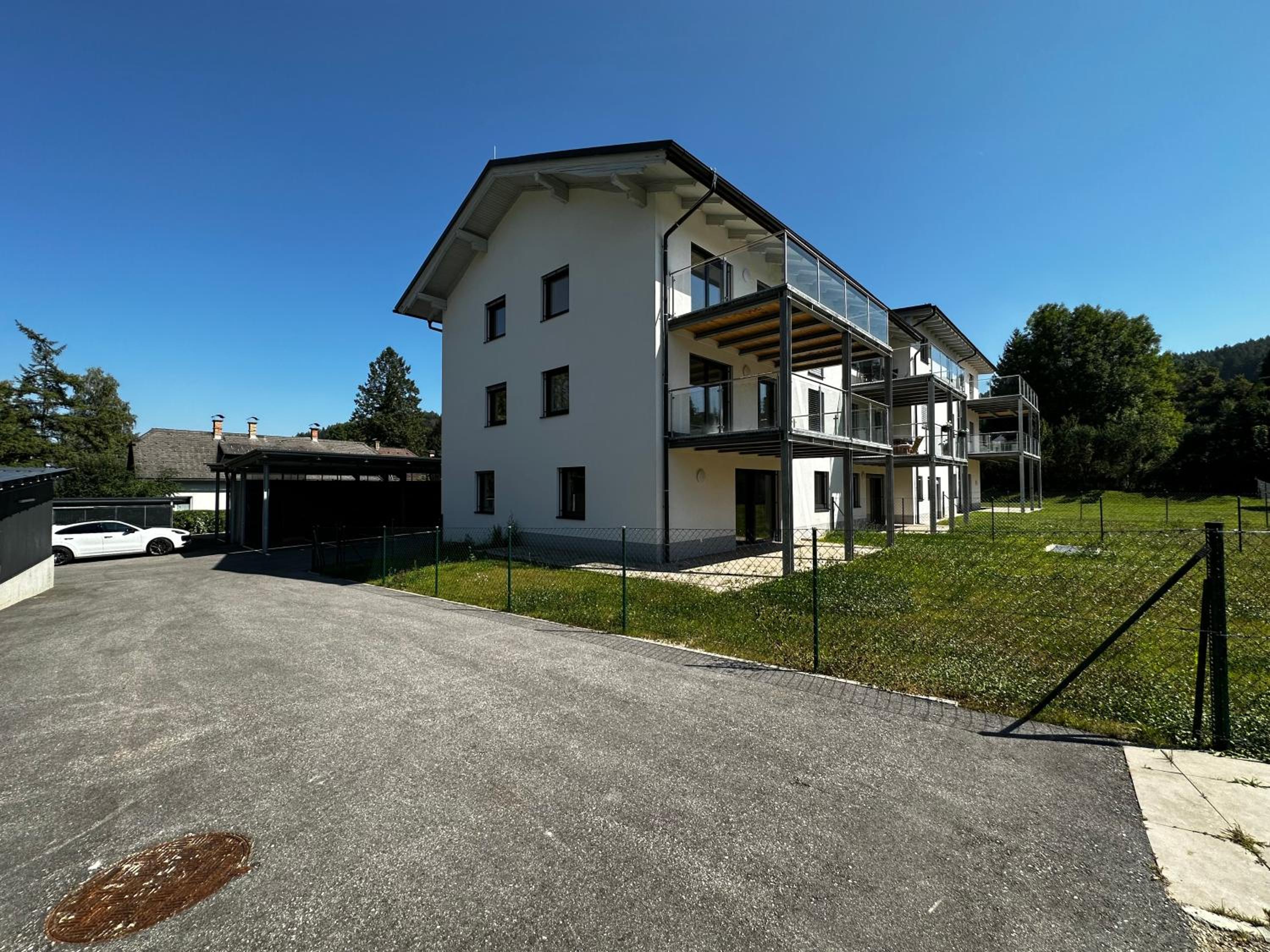 Apartment Seekind view 2