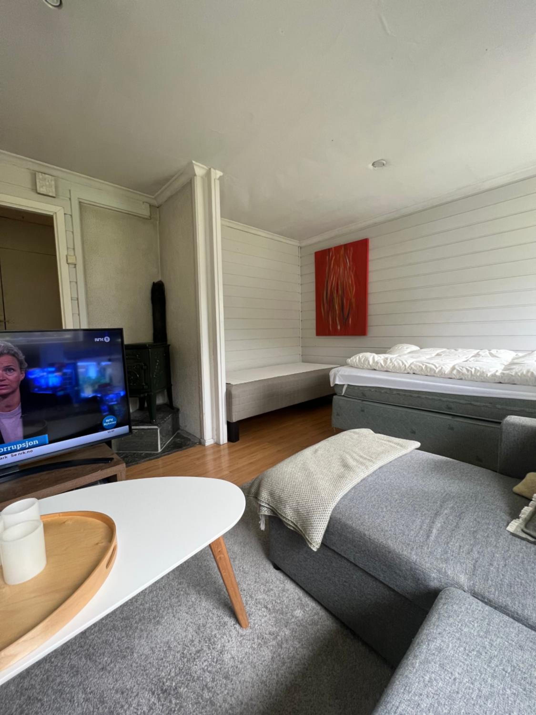 Cosy apartment with free parking view 3