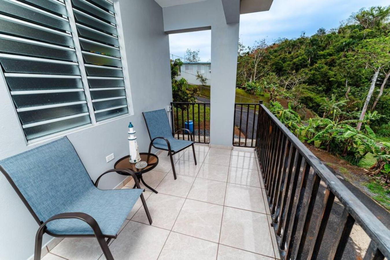 Green Mountain Studio 2, pool table-7 min to beach view 4