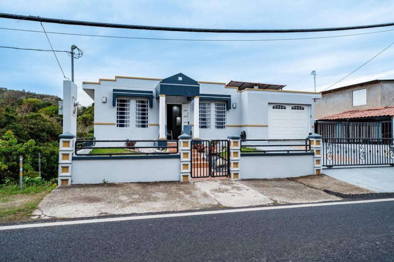 Green Mountain Studio 2, pool table-7 min to beach view 5
