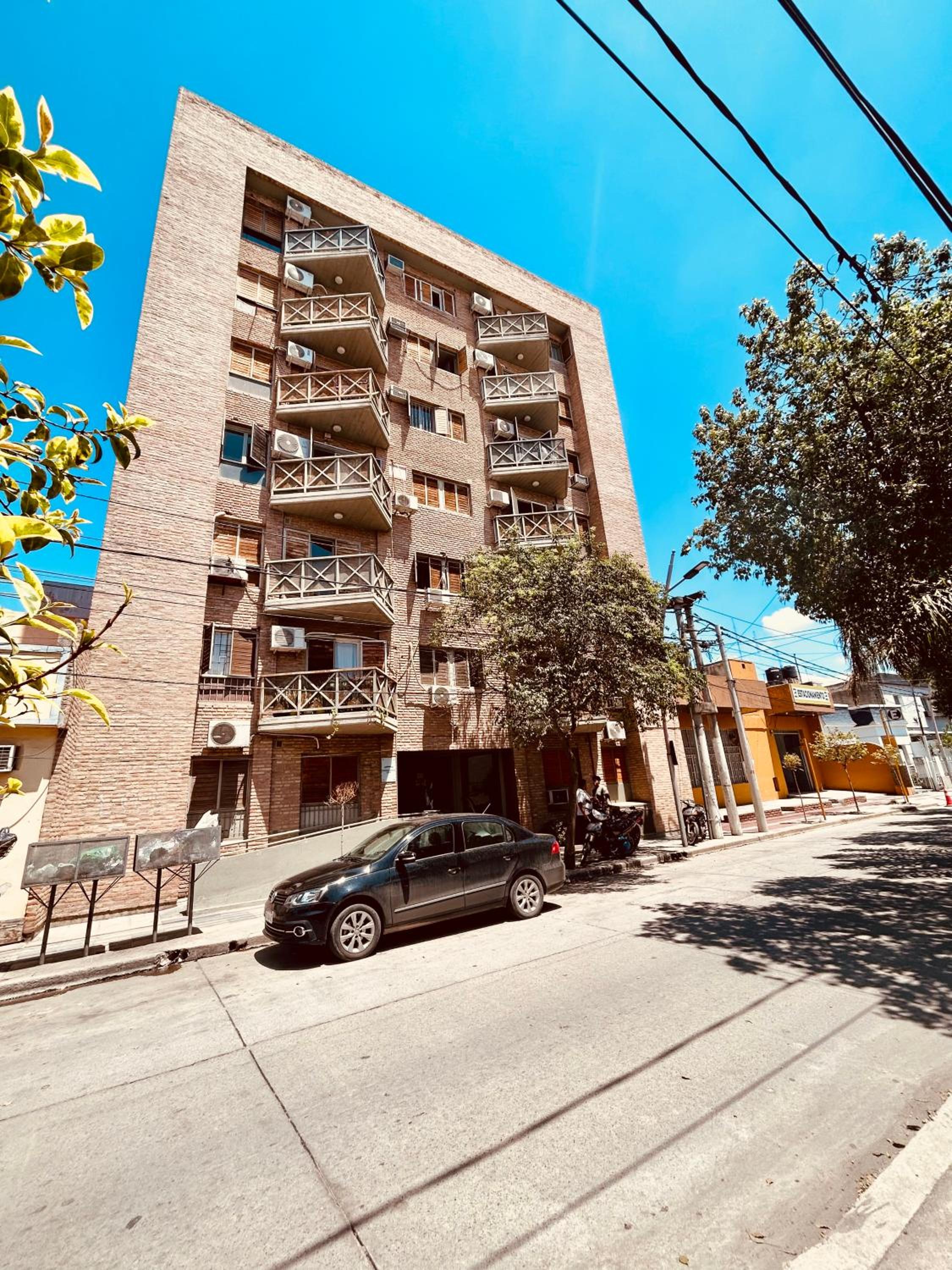 Departamento nuevo, planta baja, con patio