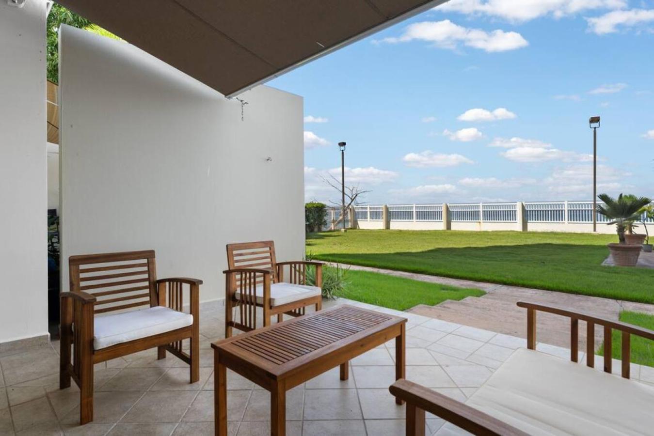 Beacfront Petite Paradise unit at Pelican Reef 103 view 2