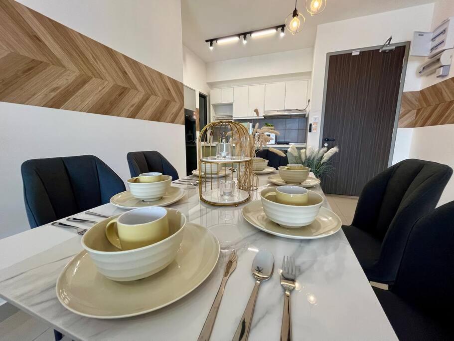 KLCCPavTRXVelocity X MrtLrt X 13PAX X 3R2B X Free 1CPark