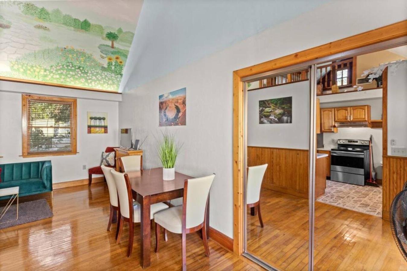 Amazing 2br 2ba with Loft C view 5