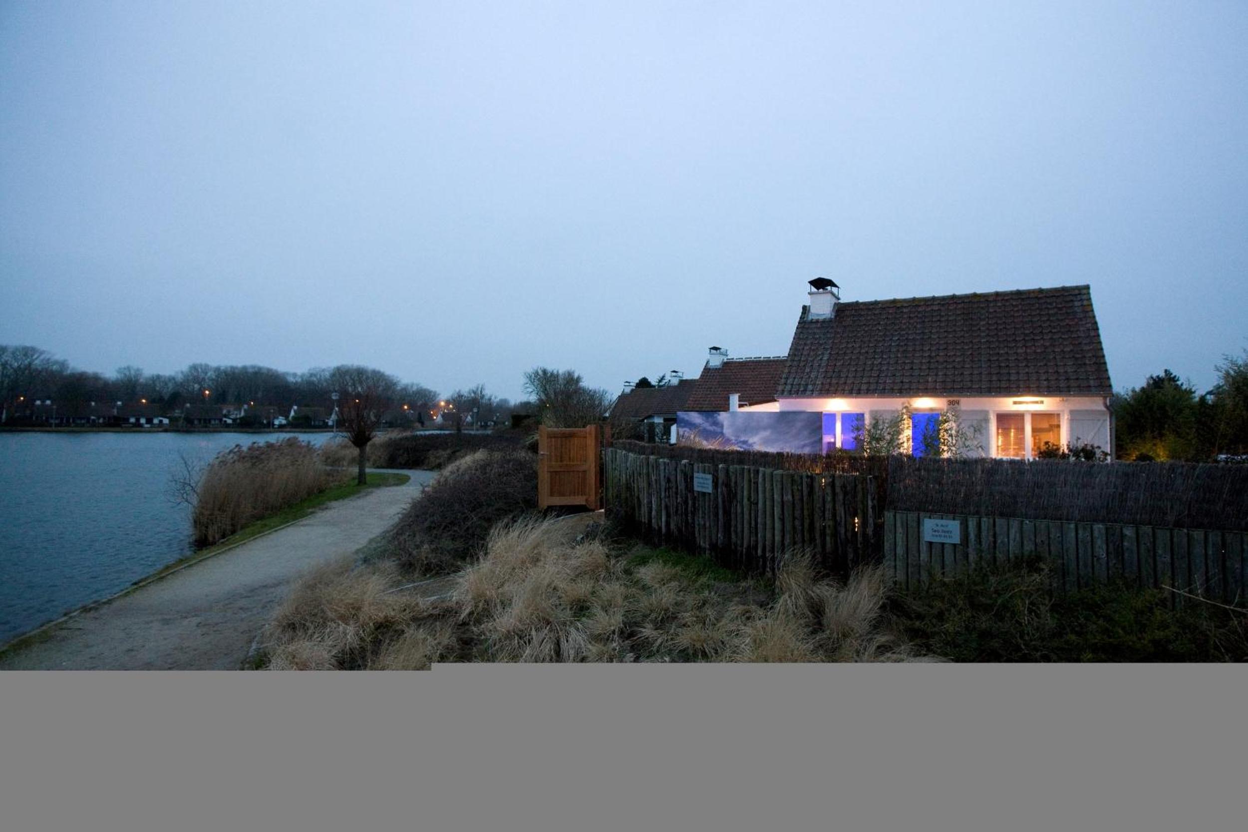 SeaNooz - Wellness overnachting met privé bioscoop aan een meer