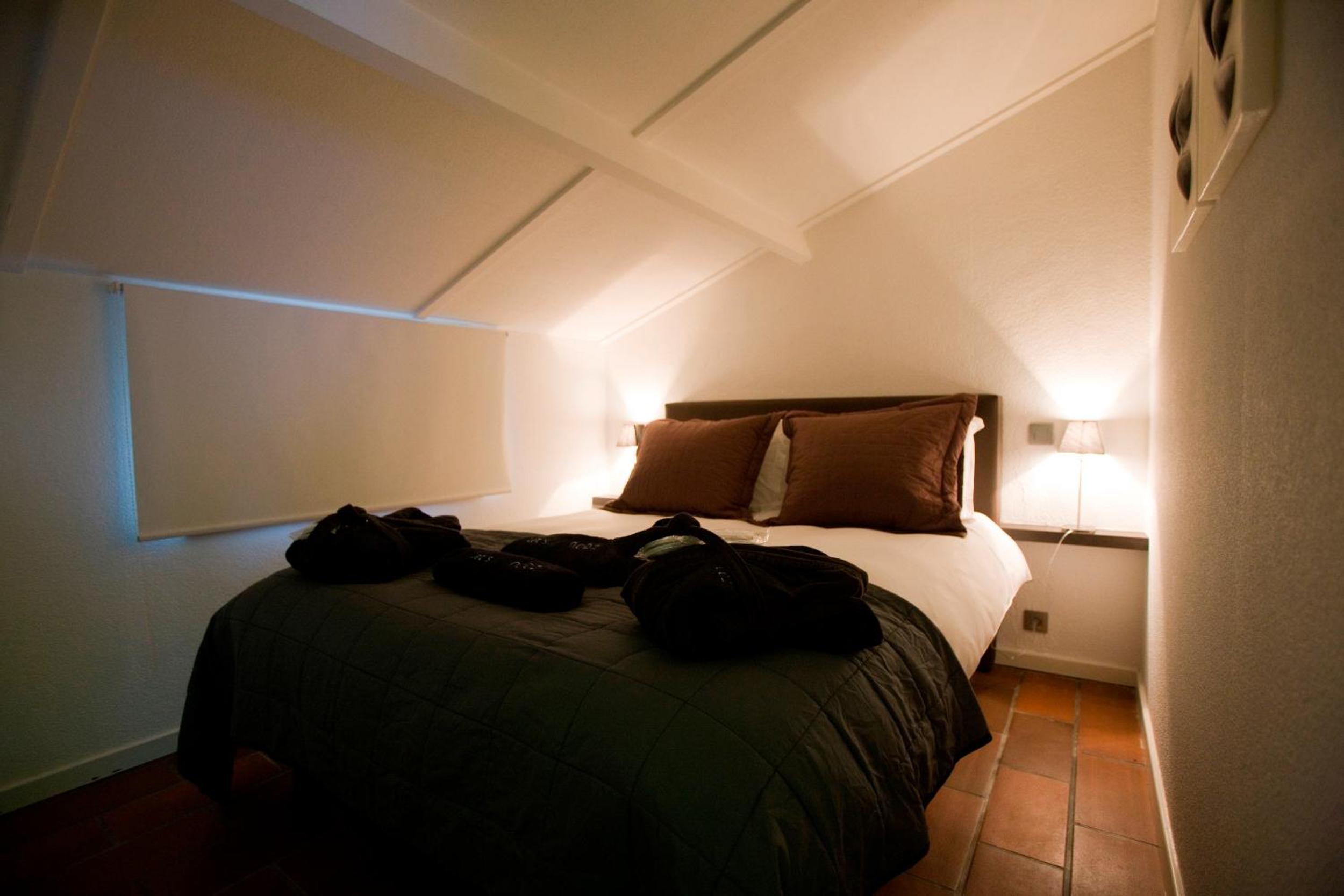 SeaNooz - Wellness overnachting met privé bioscoop aan een meer