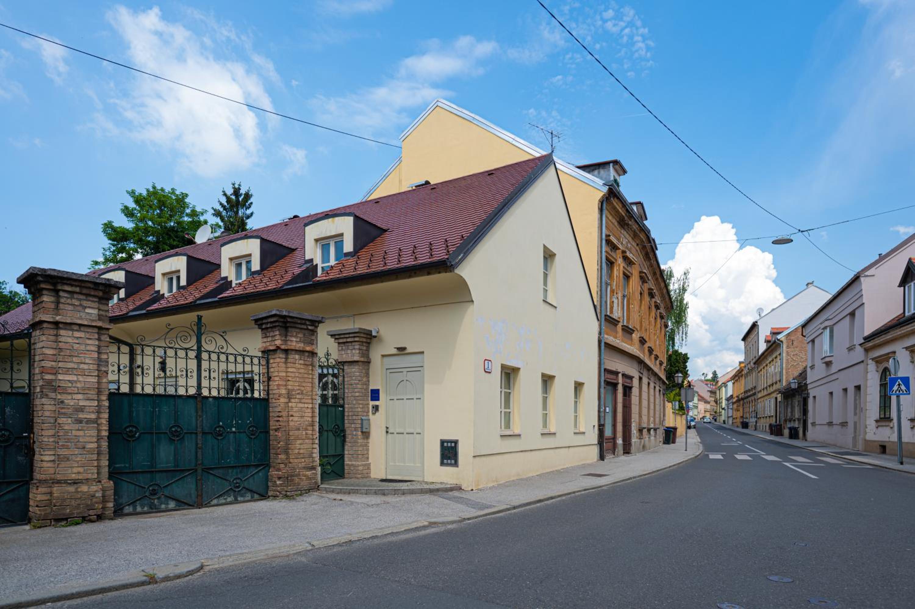 Photo 44
