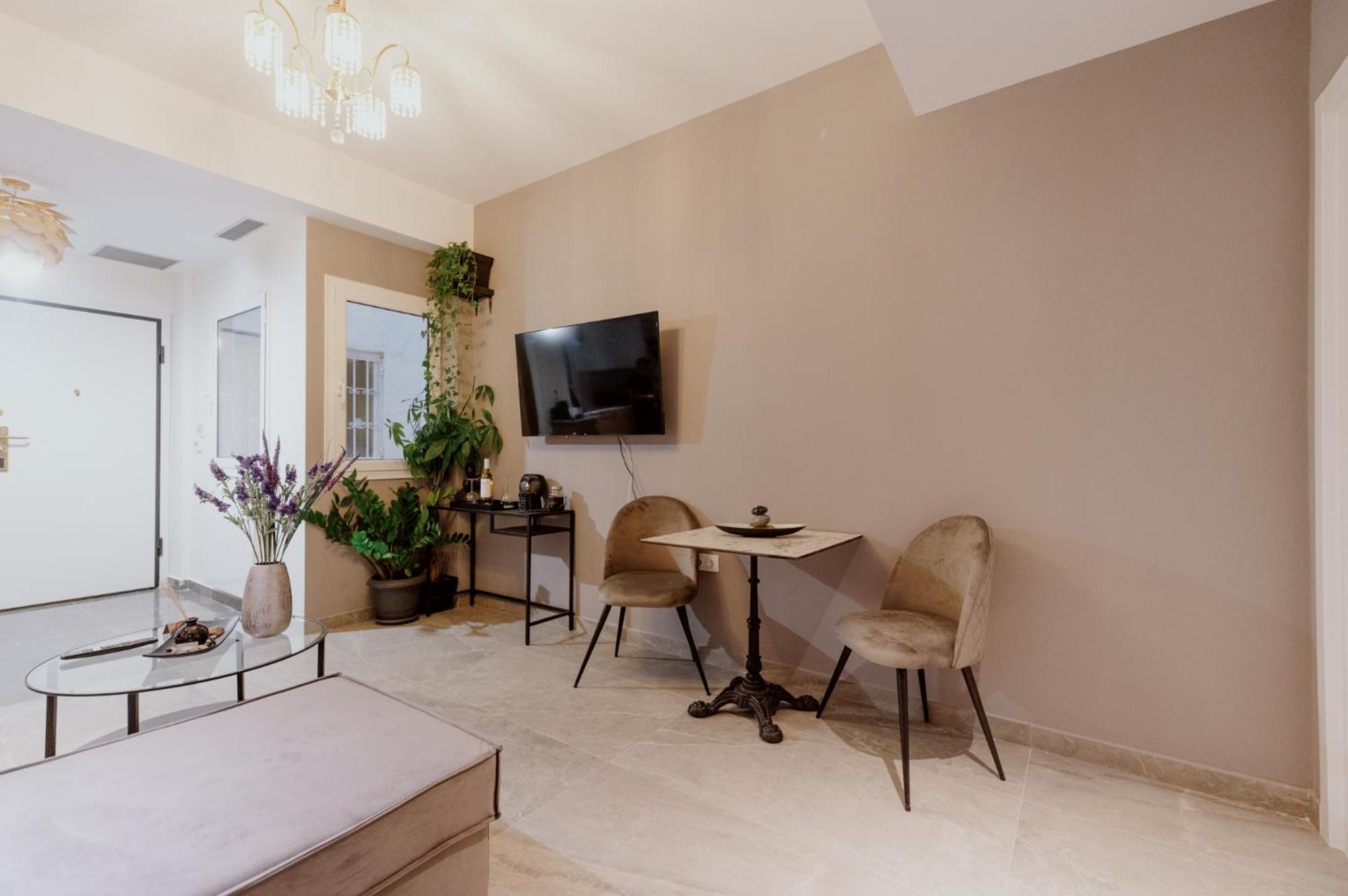 Elpidas Apartment