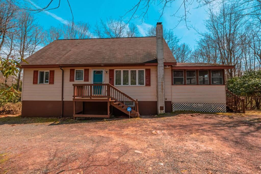 Hotel Cheerful Chalet - Fireplace, BBQ, Firepit& Hottub - Image 1