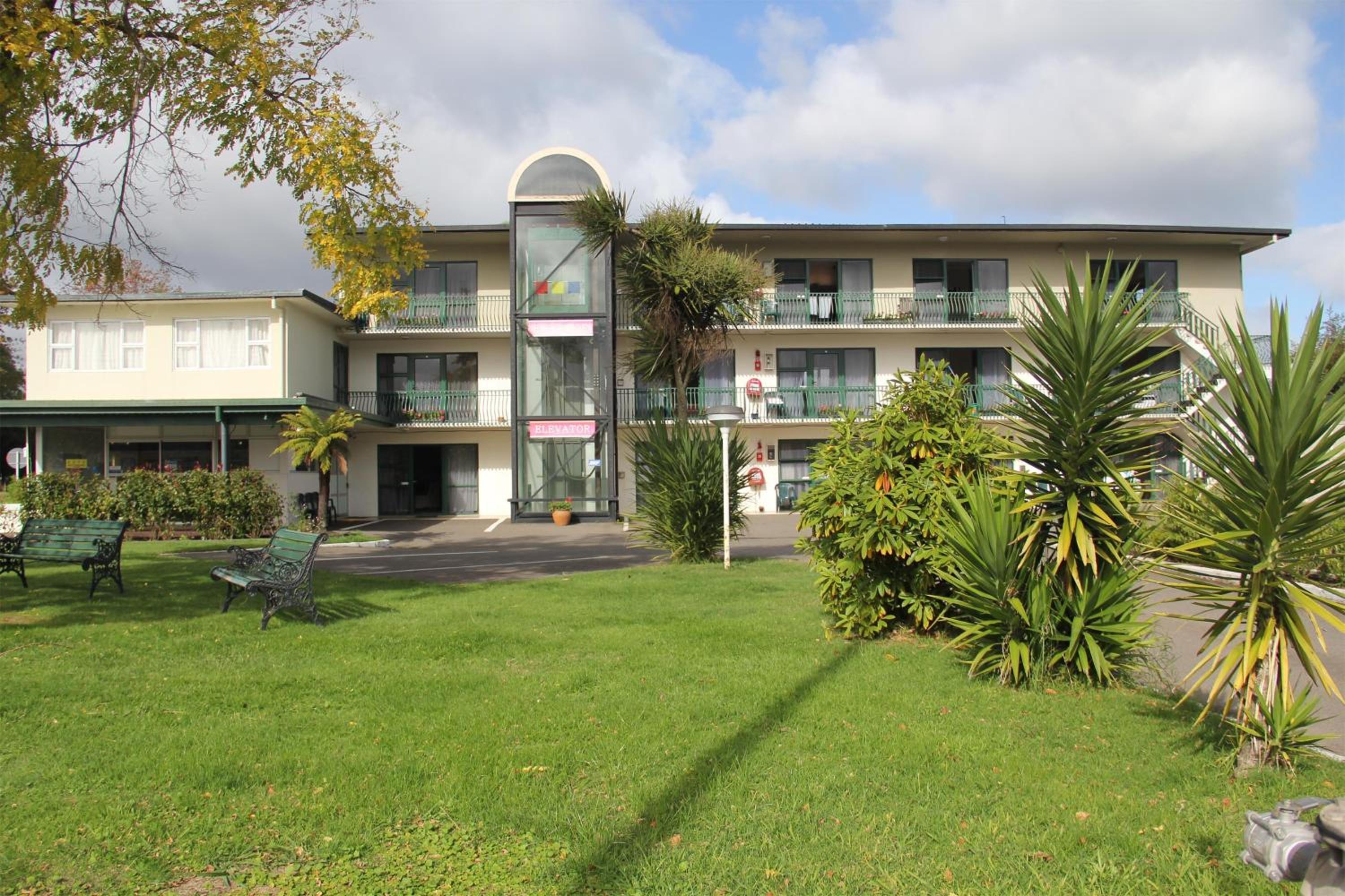 Gateway International Motel