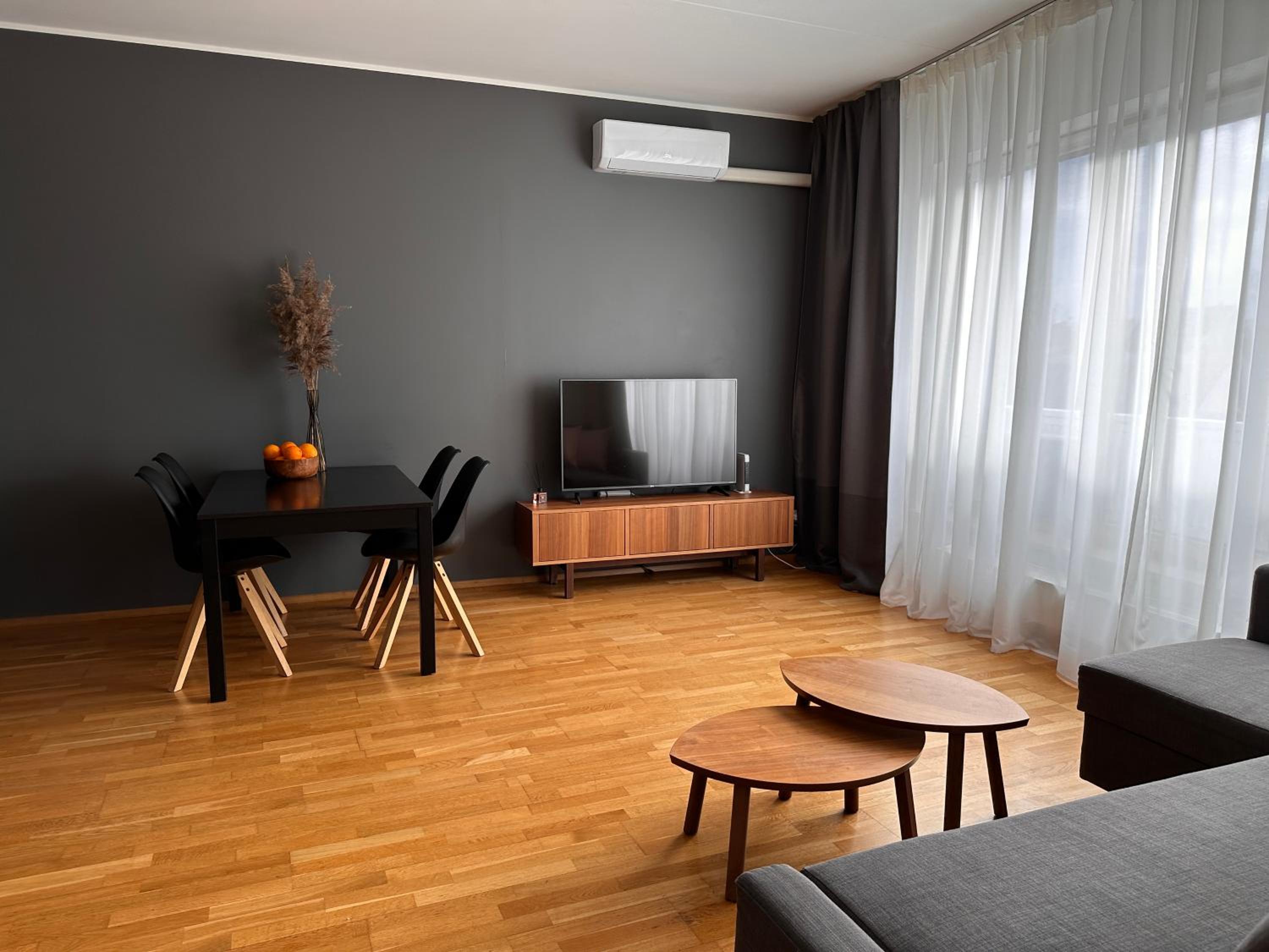 Uus 1 Old Town Apartment