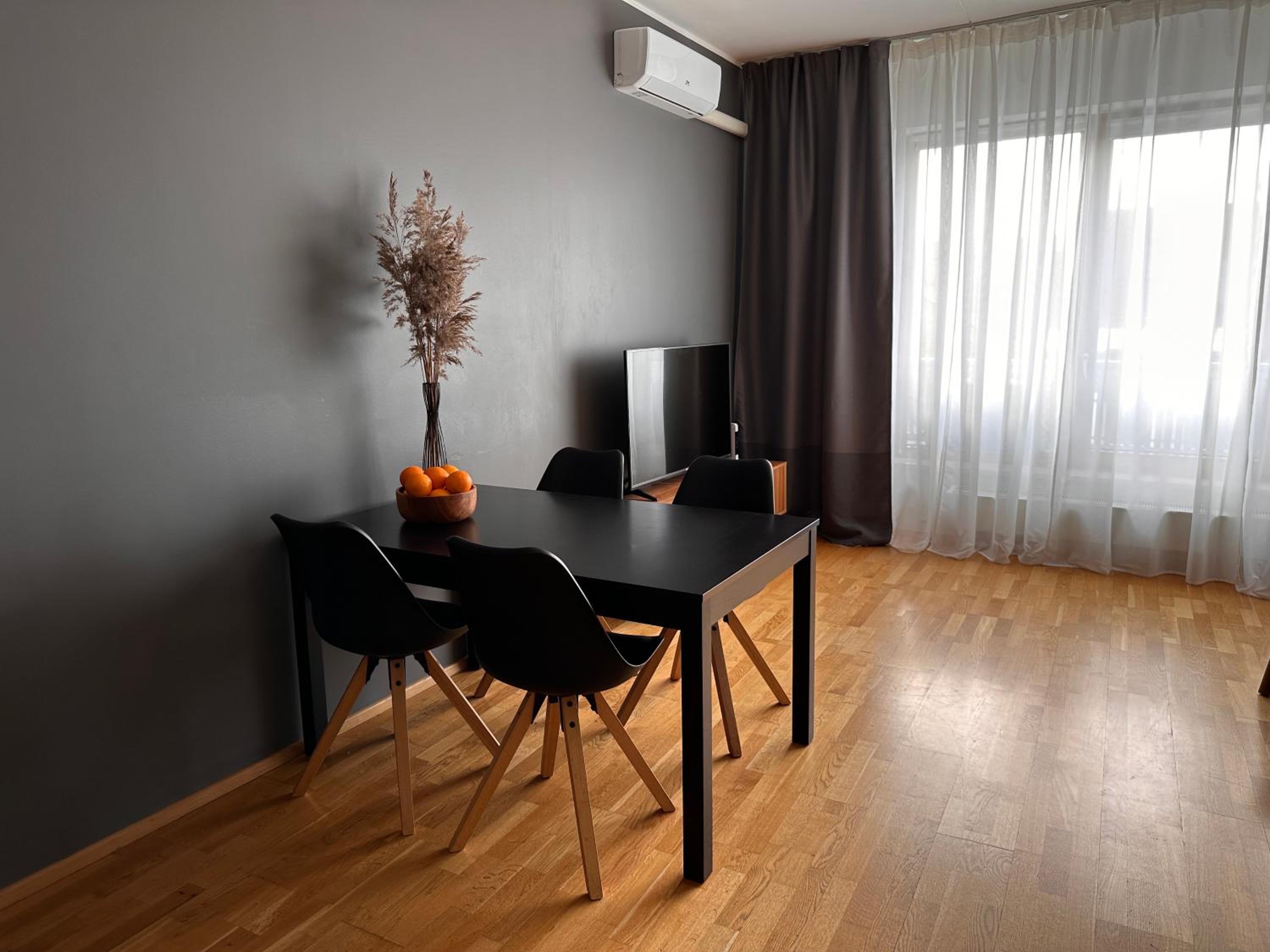 Uus 1 Old Town Apartment