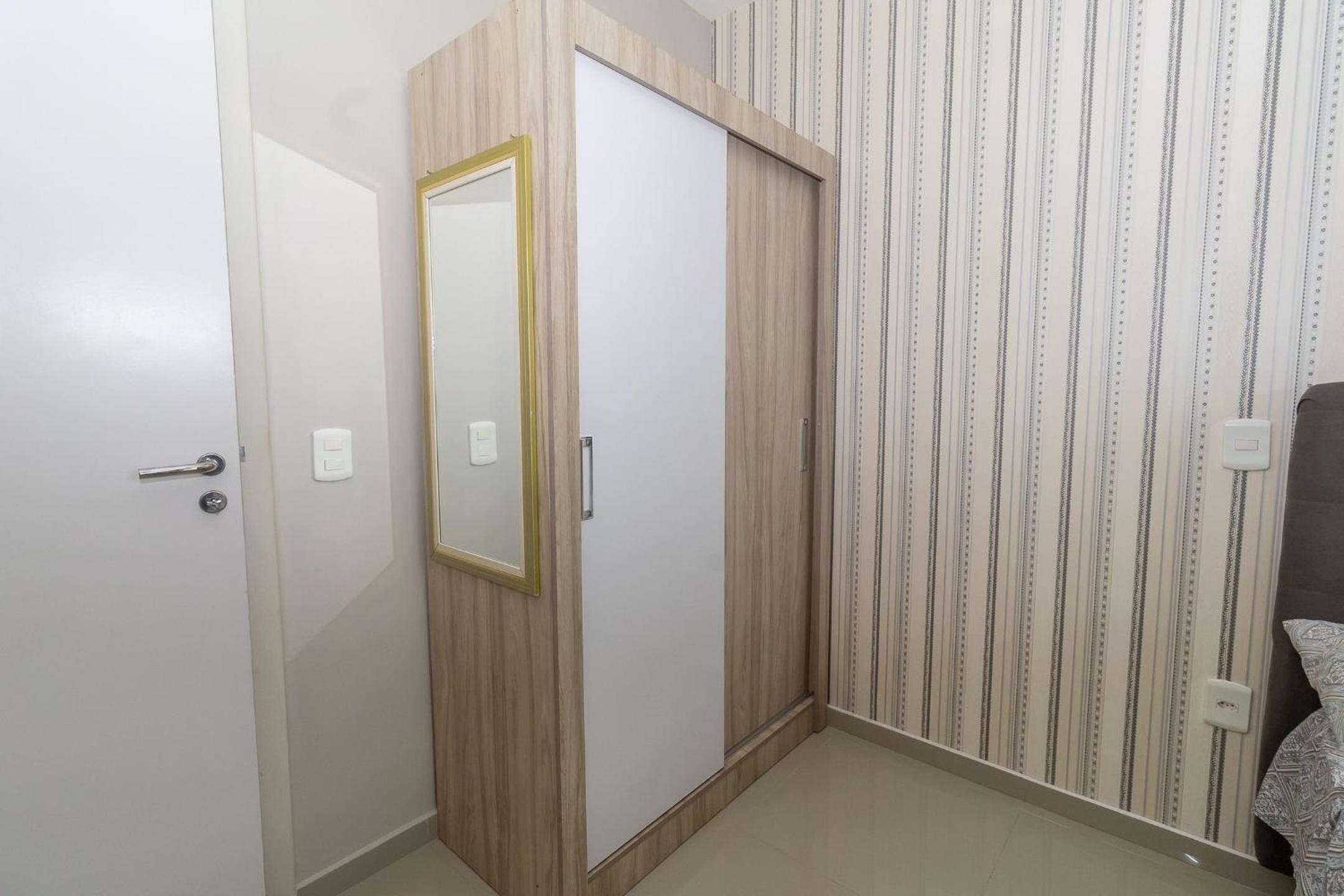 365 - Apartamento 2 dormitórios na praia de Bombas