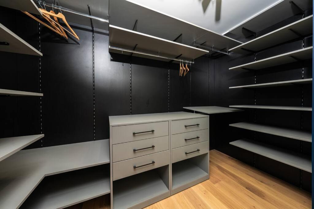 Vitosha Apartment With Parking