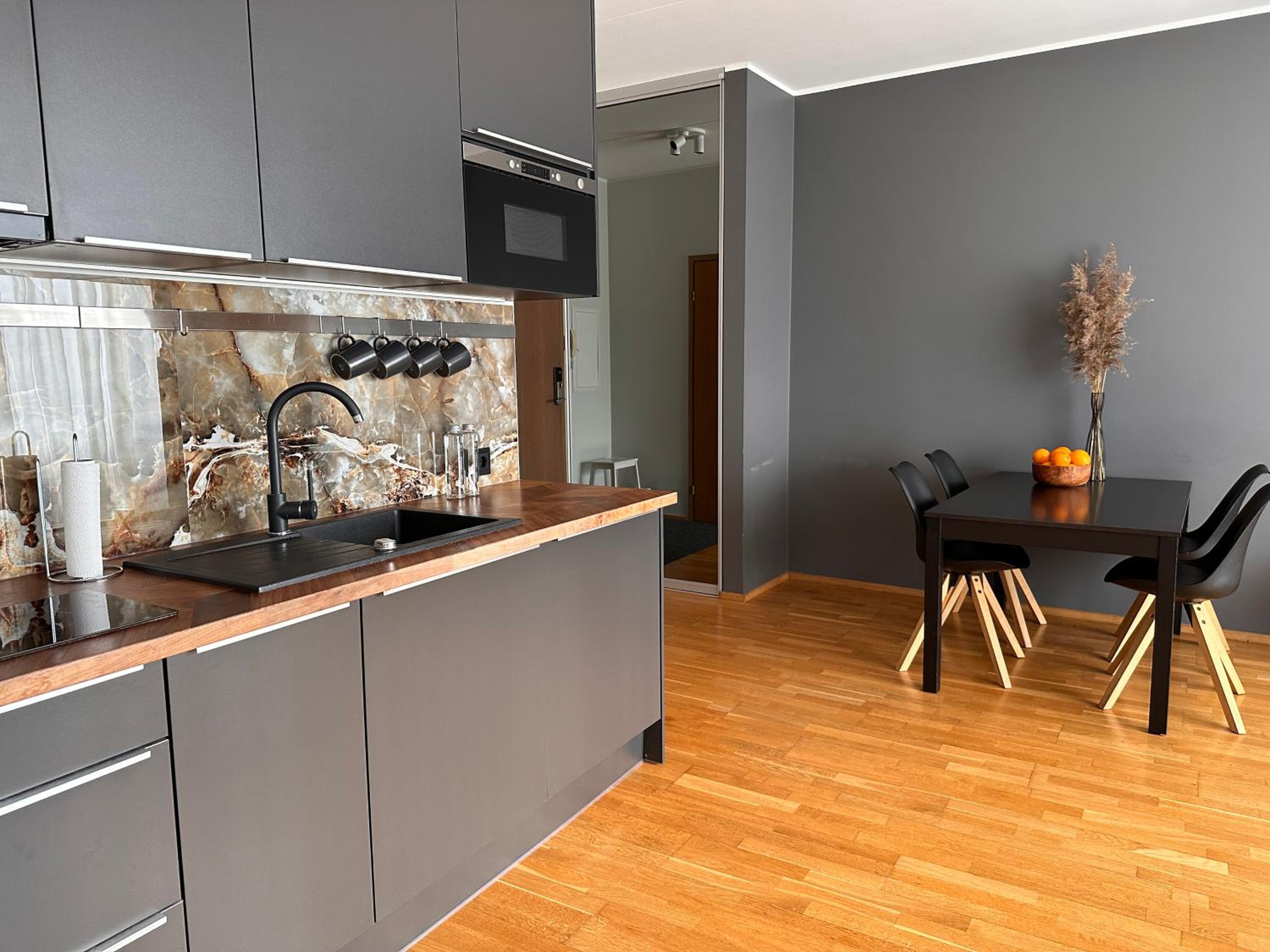 Uus 1 Old Town Apartment