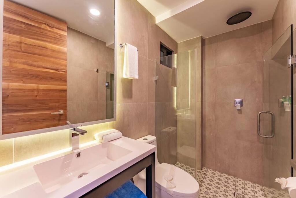 Bright and nice 3 Beds close to 5th view 5