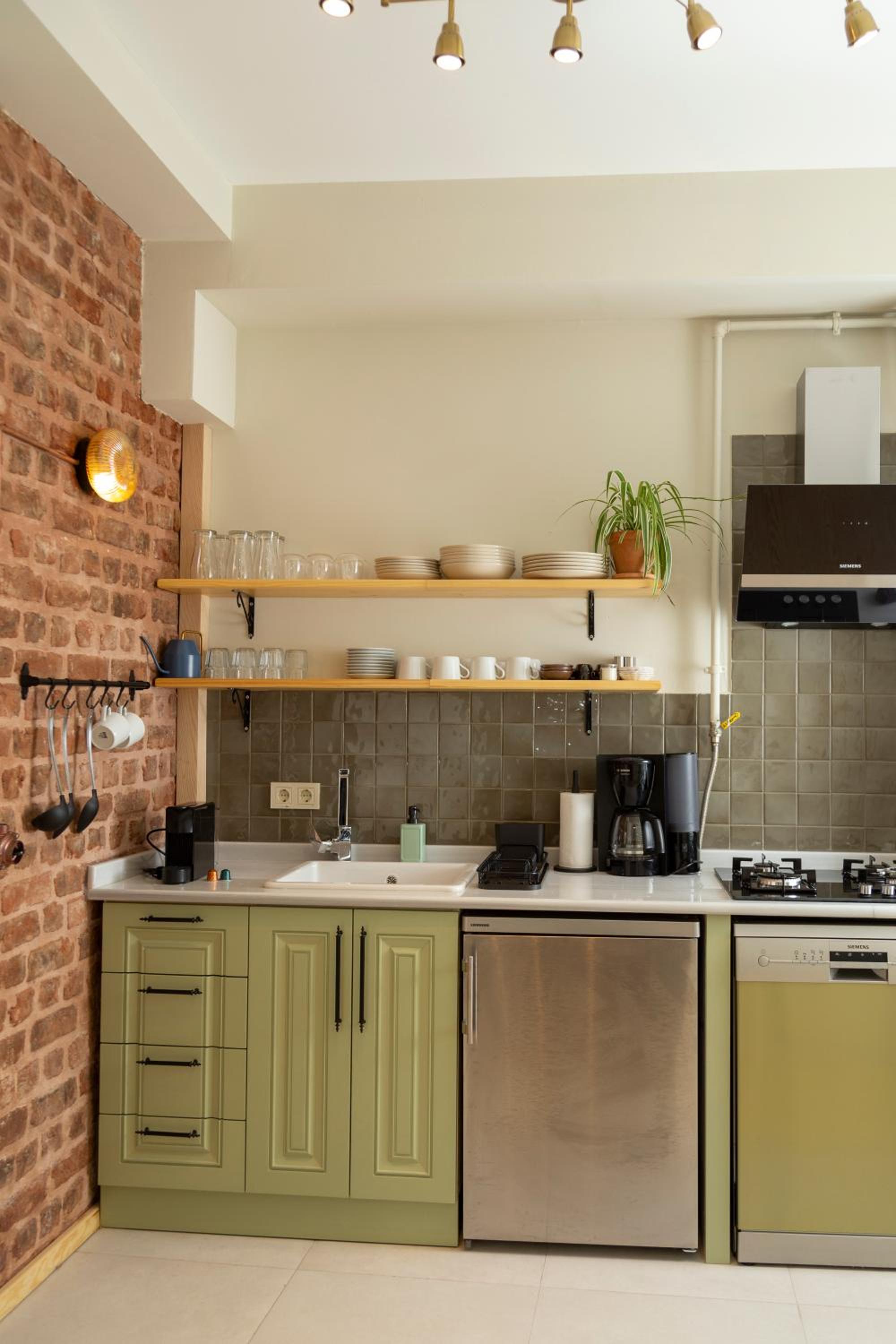 Lemon Apartments