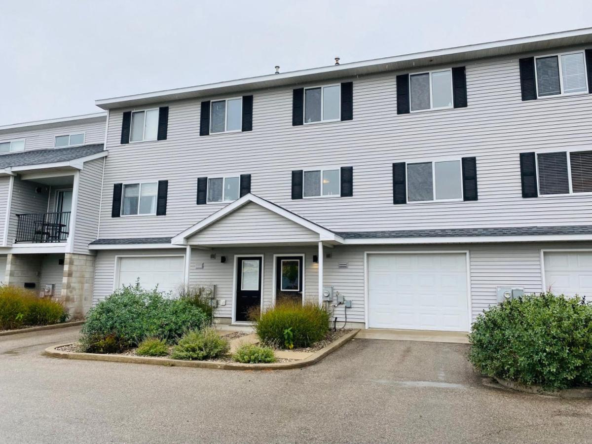 NEW Barlow by the Bay 3BD Townhome Beaches Wineries view 4