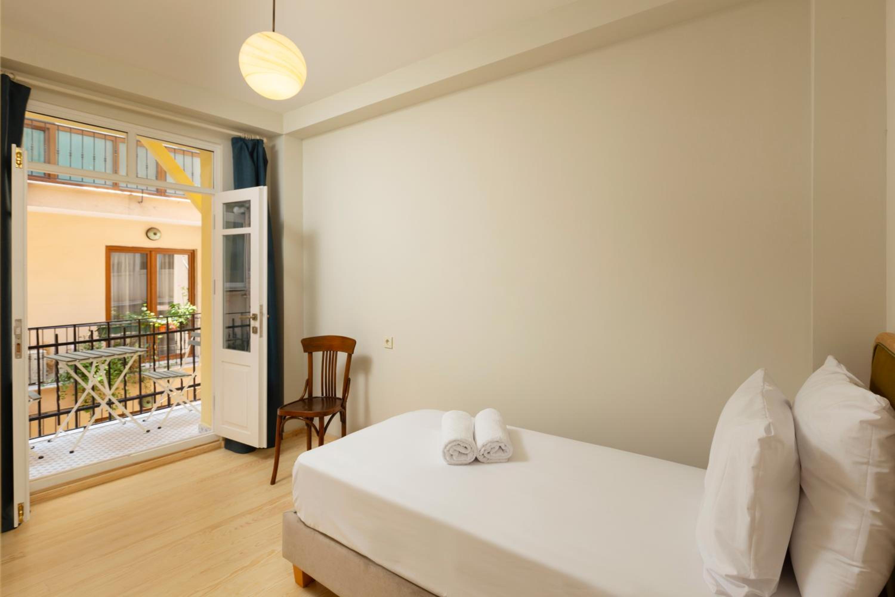 Lemon Apartments