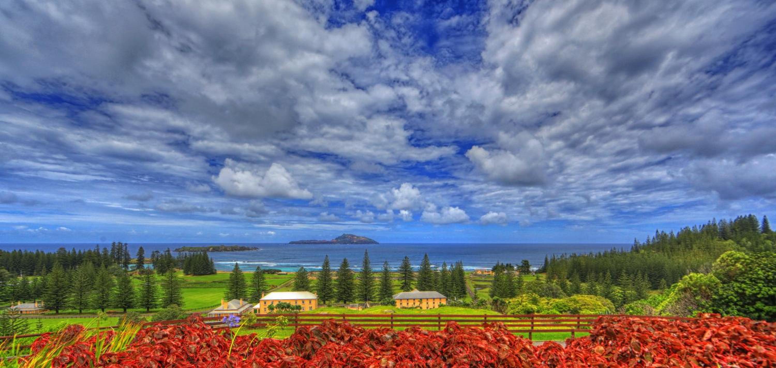 Islander Lodge Apartments