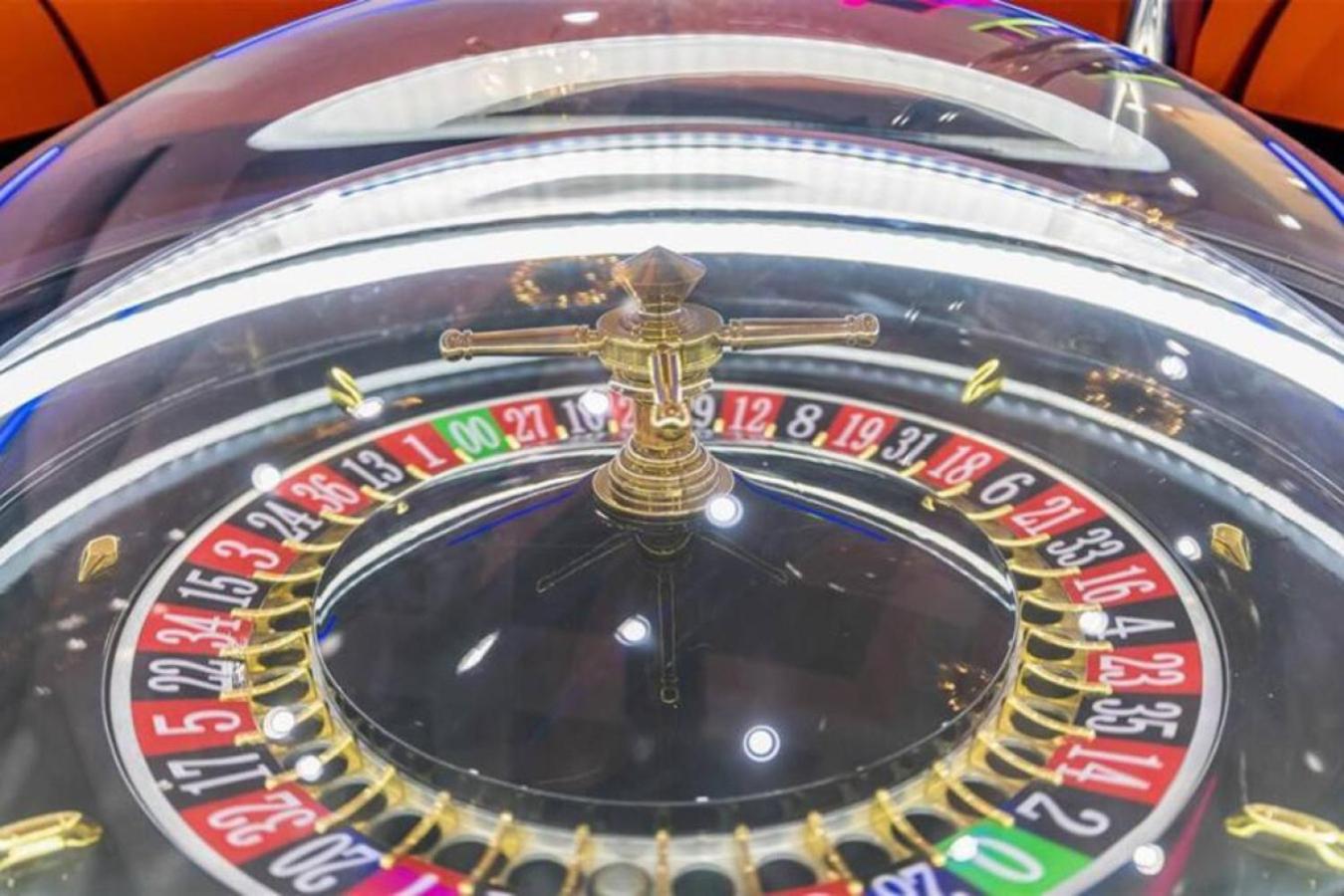 Upgraded 11 Bed Casino Mansion view 5