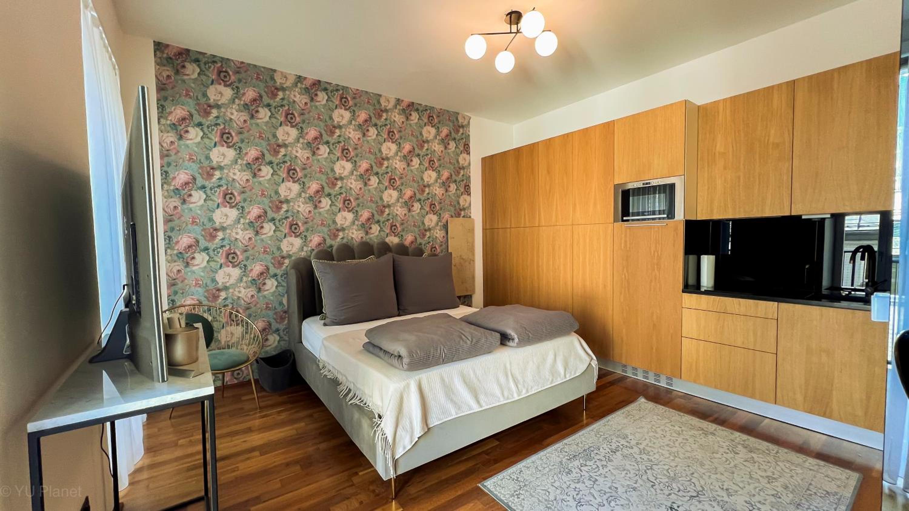 Triangle City Center Apartment