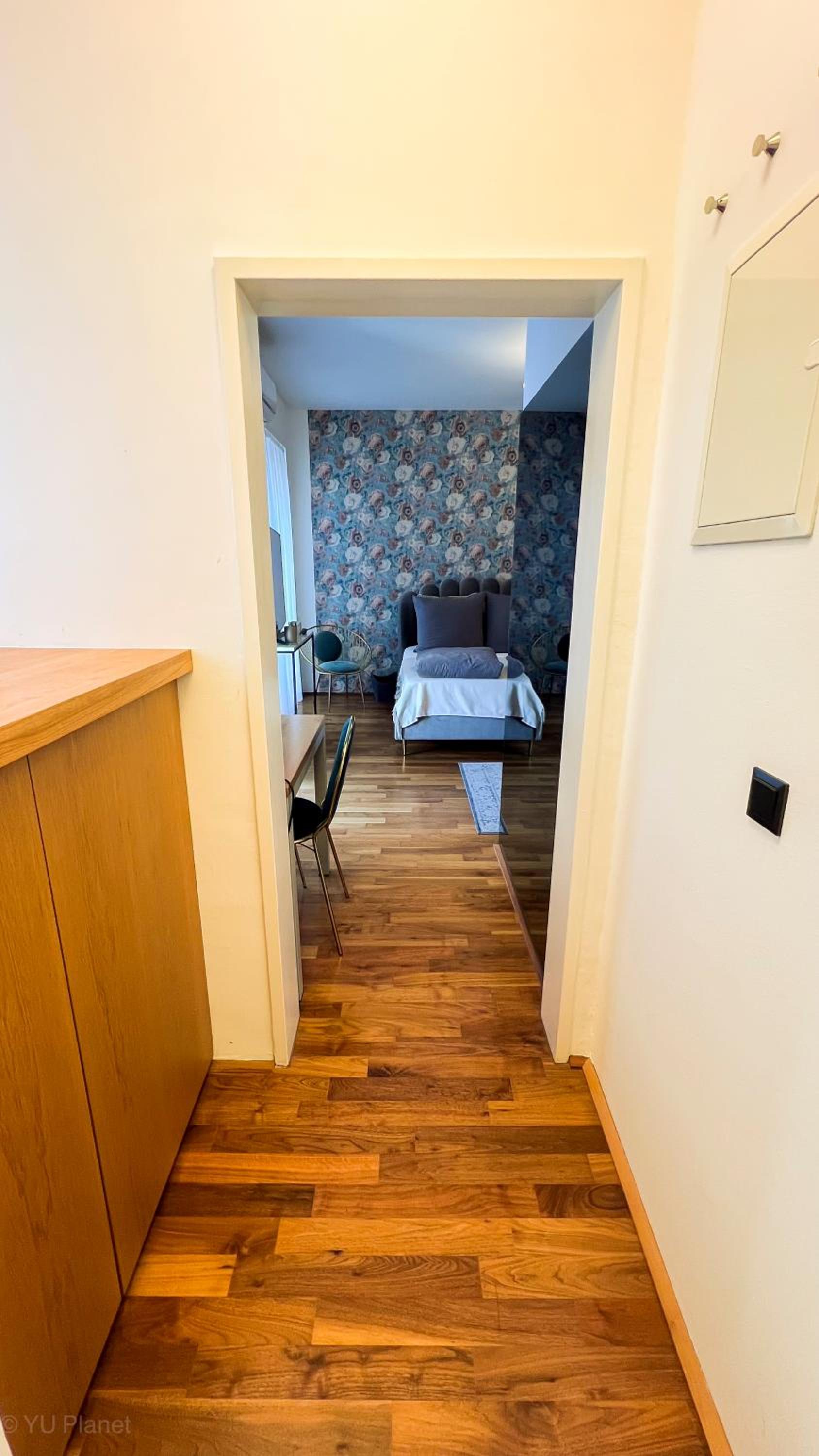 Triangle City Center Apartment