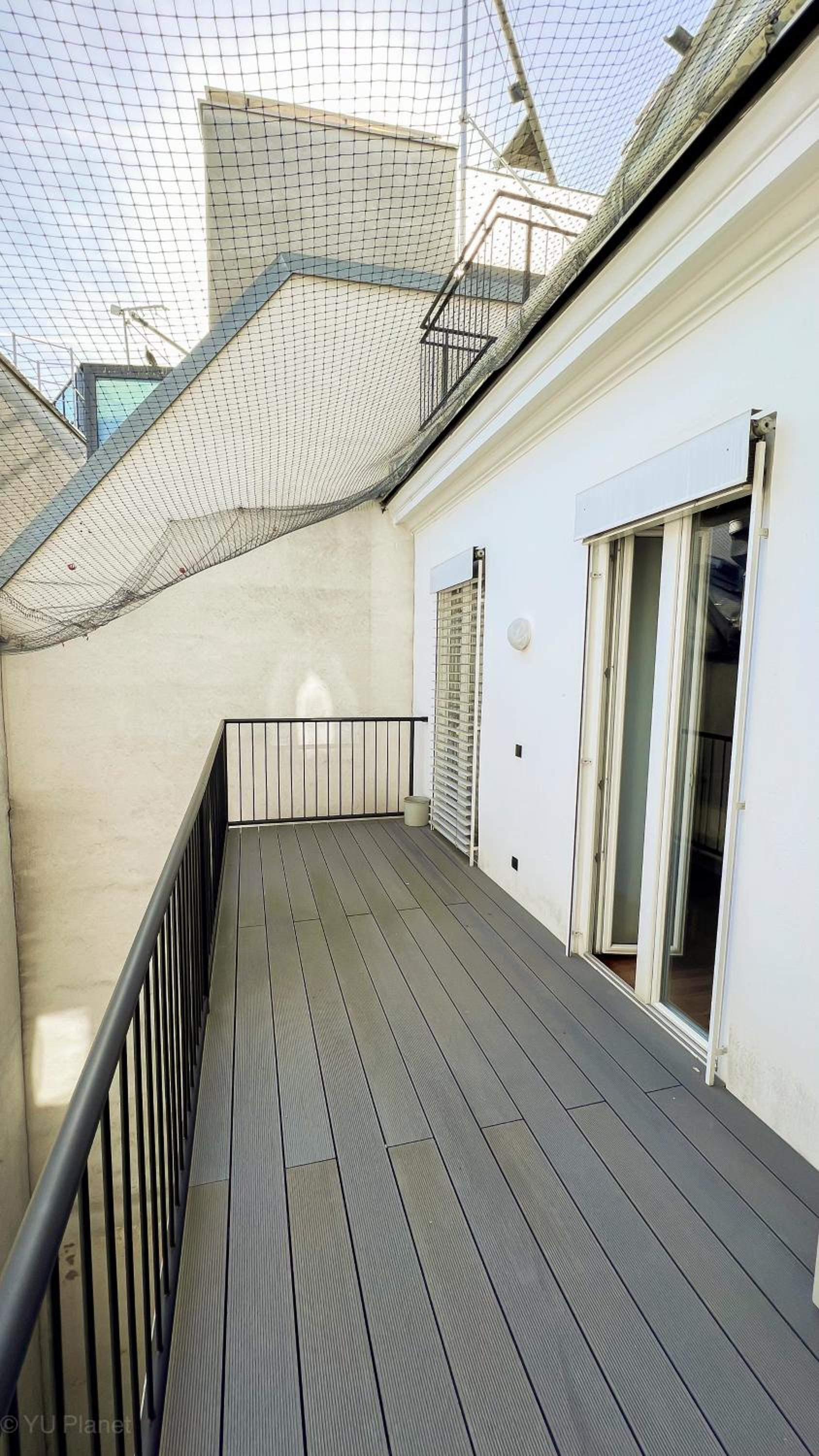 Triangle City Center Apartment