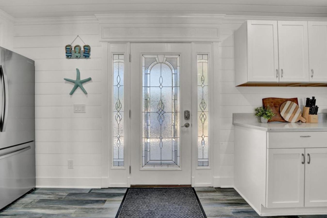 Dog friendly 2 BR townhome with hot tub and walking distance to beach view 3