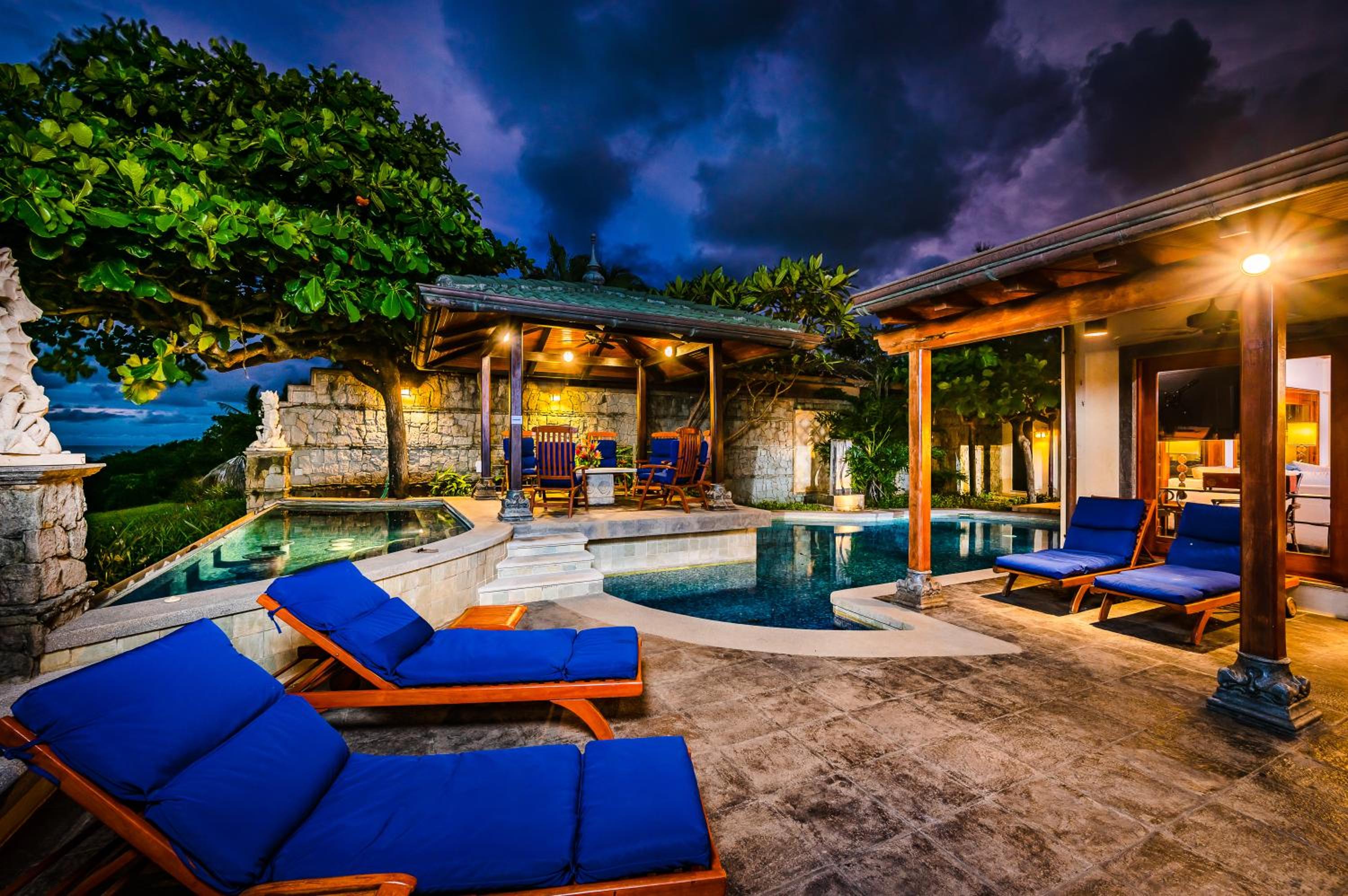 Casa Arrecife - 5bdr Beachfront Villa - Ethereal sunsets