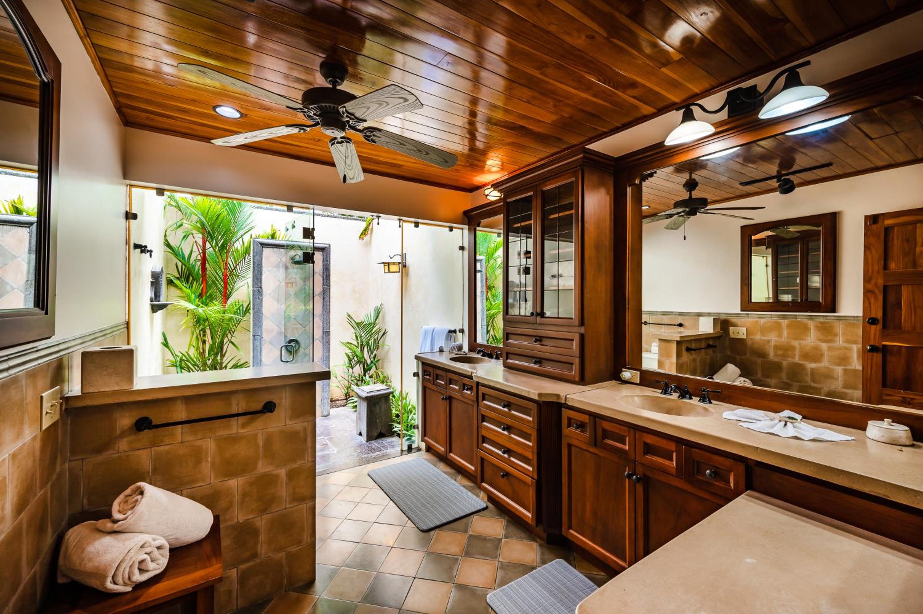 Casa Arrecife - 5bdr Beachfront Villa - Ethereal sunsets