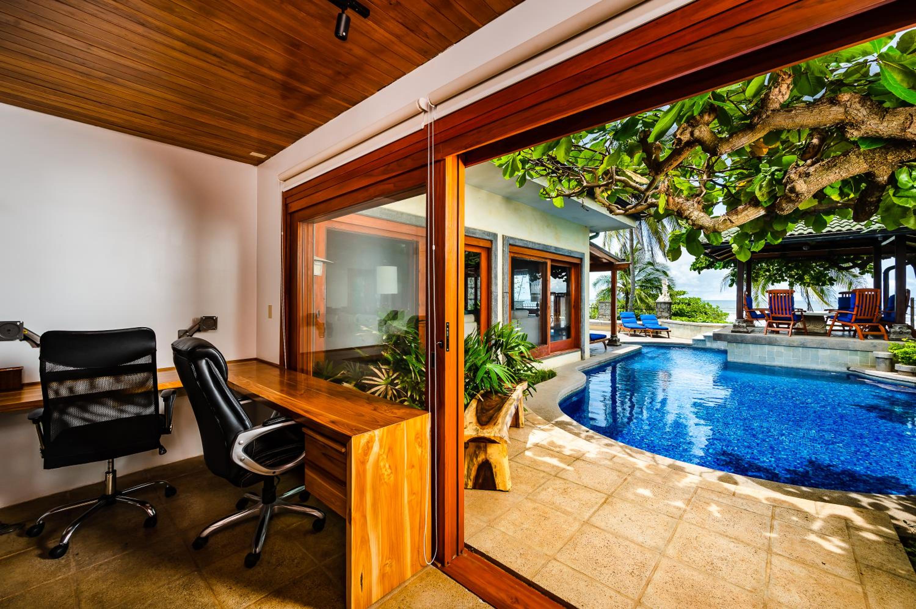 Casa Arrecife - 5bdr Beachfront Villa - Ethereal sunsets