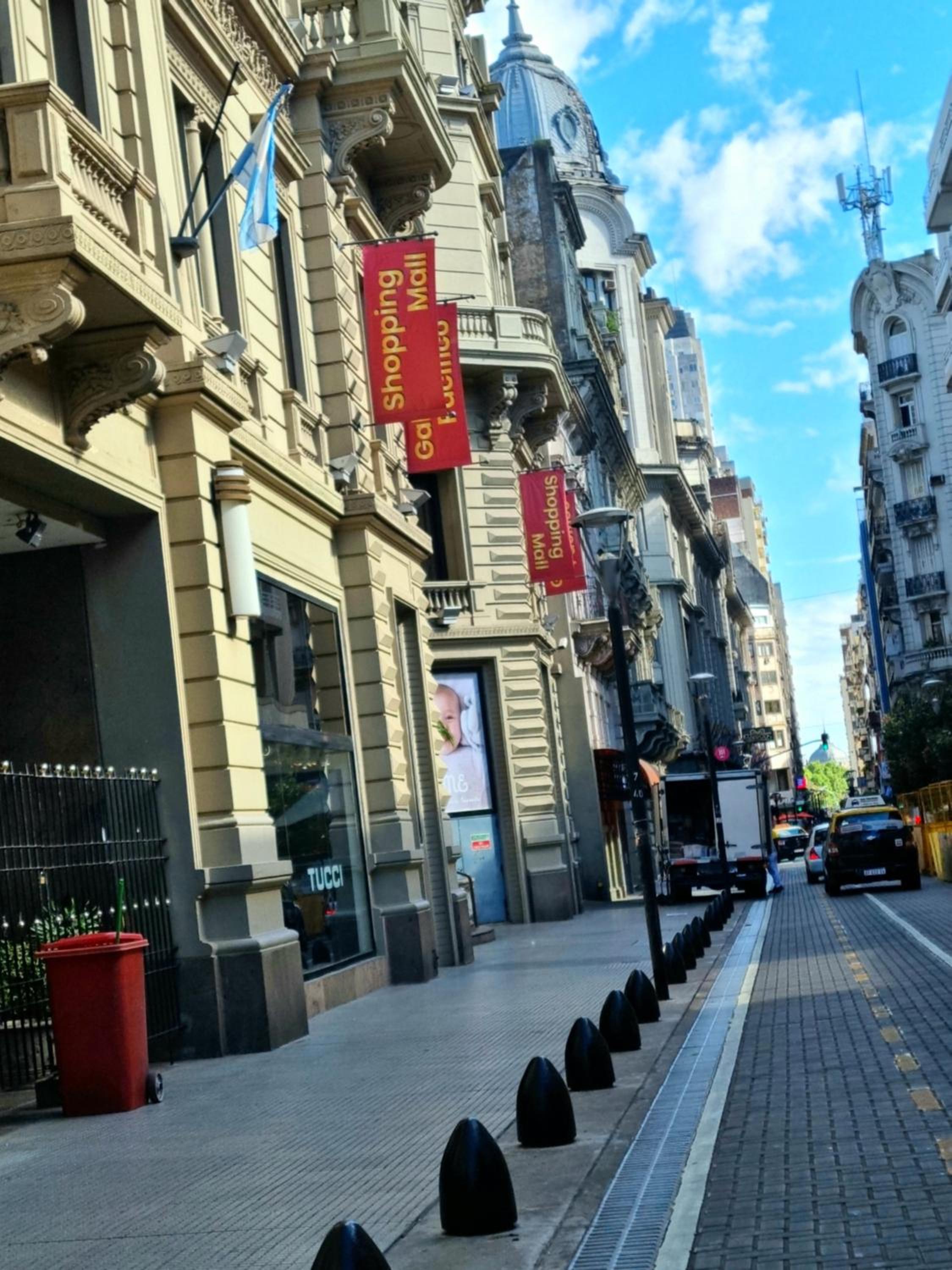 Fashion and Travel CENTRO