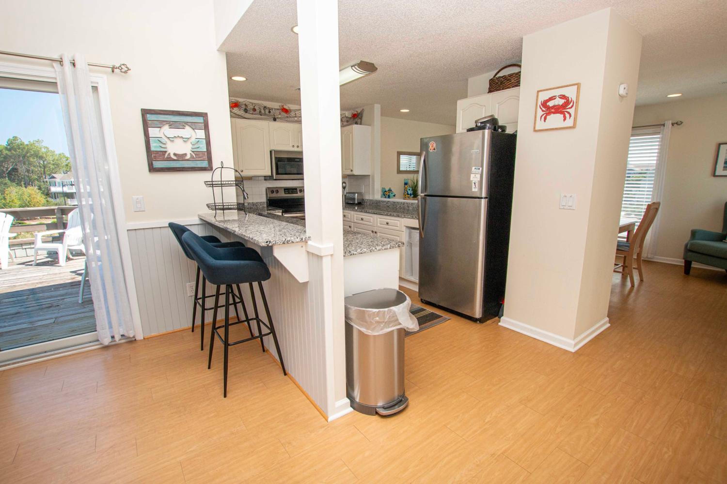 Oceanside, Close to Beach and shopping, Community Amenities, 602, Beach Bellini view 4